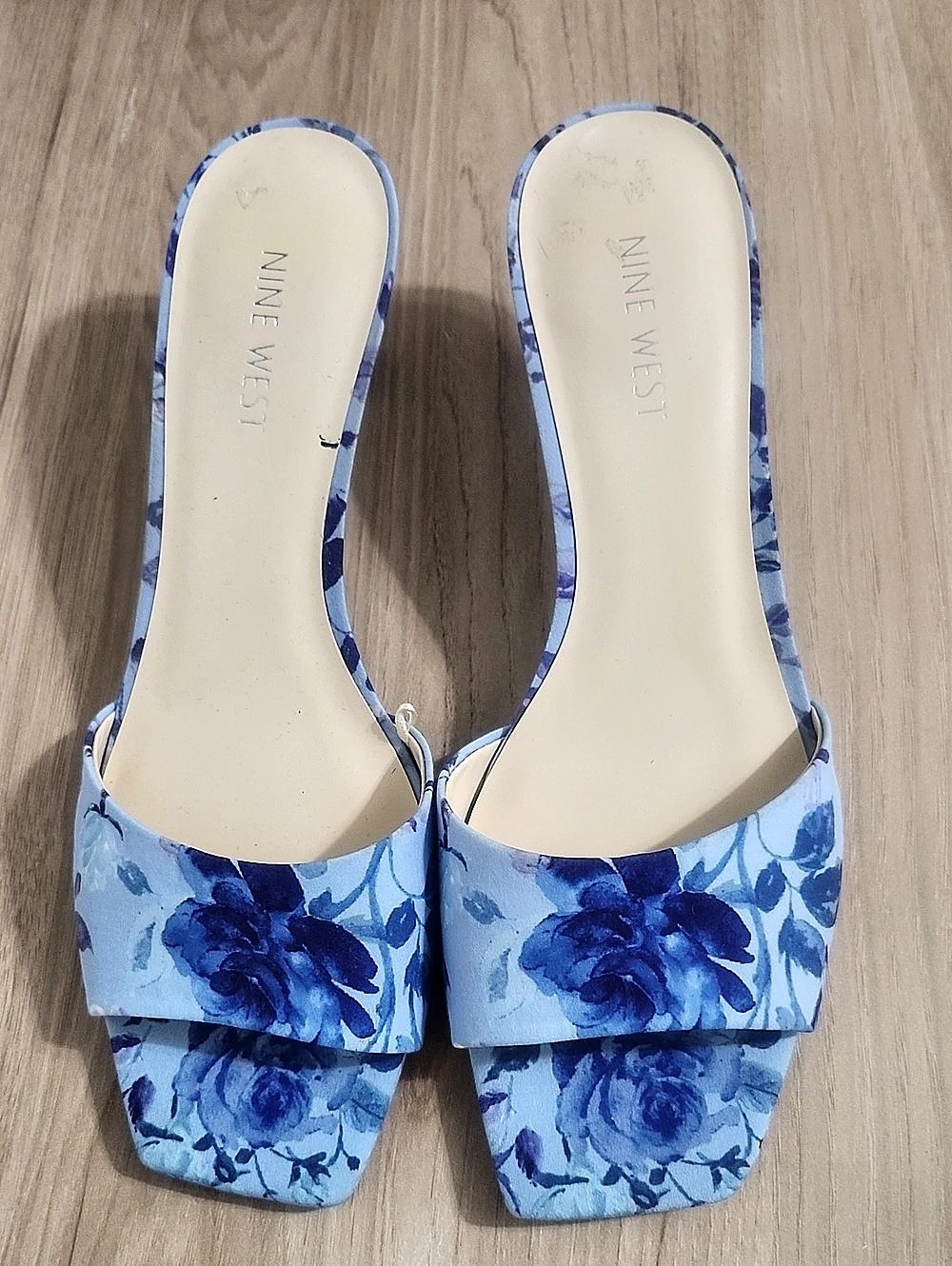 Nine West Floral Heels in Blue US 9M